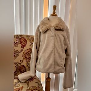 Le Lis Cream Faux Fur Jacket Sz L